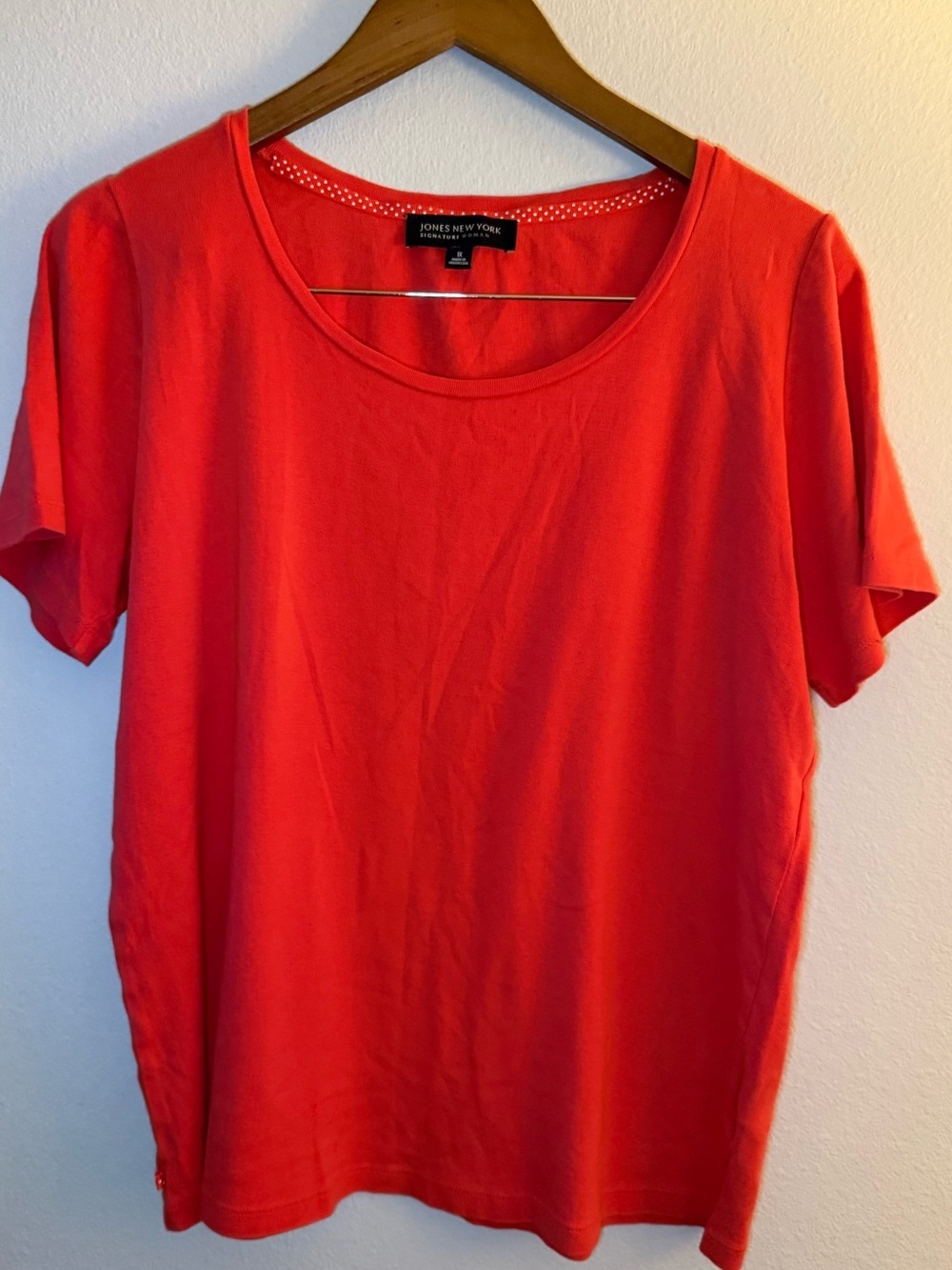Jones New York Coral-Red Scoop Neck Short Sleeve Top